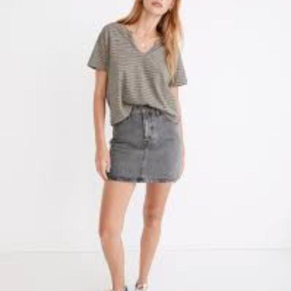Madewell Dresses & Skirts - Madewell Denim High-Waist Straight Mini Skirt in Northboro Wash Size 26 NWT